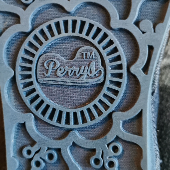 Perry's boots - Picture 7 of 8